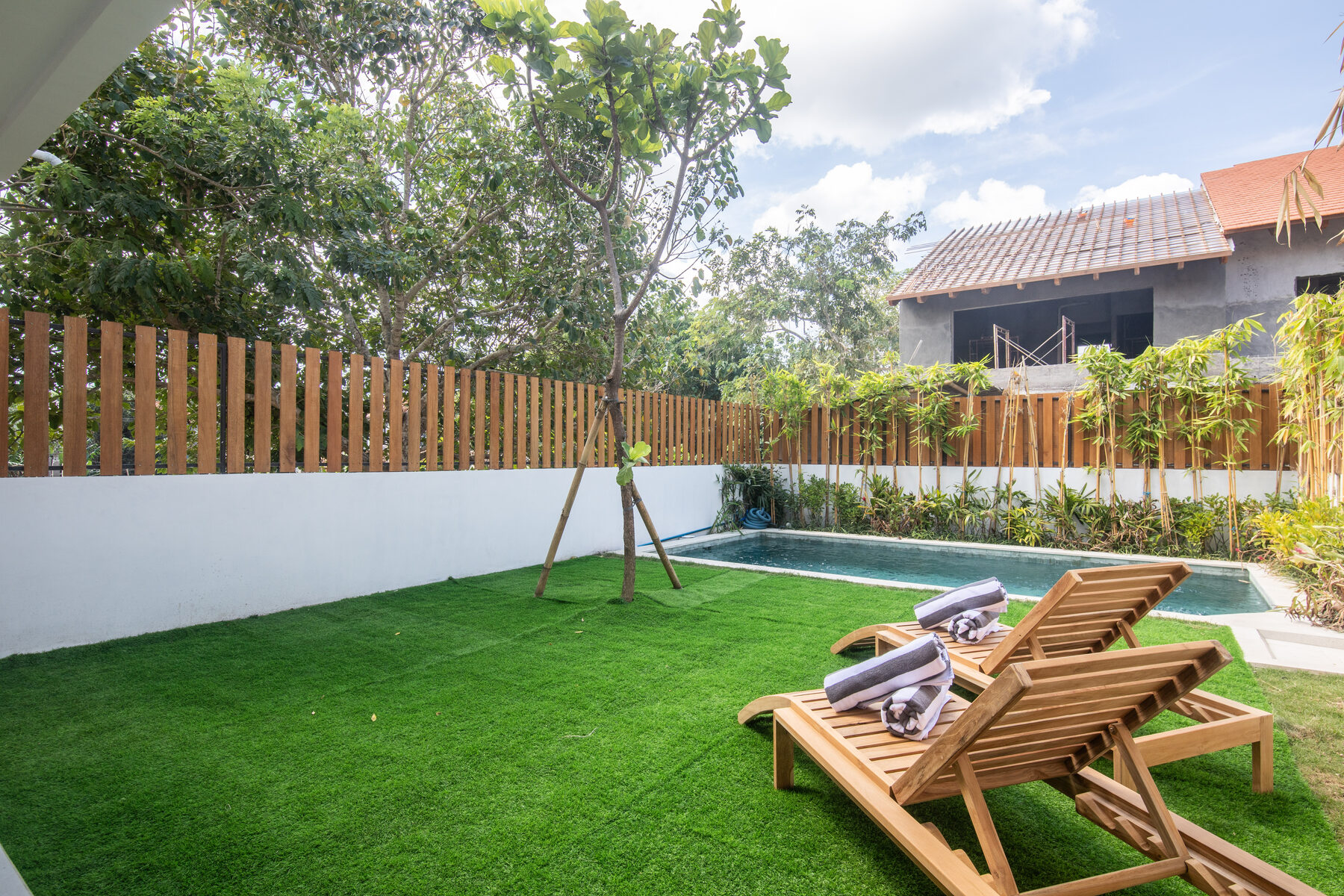 Villa 1 — jardín privado