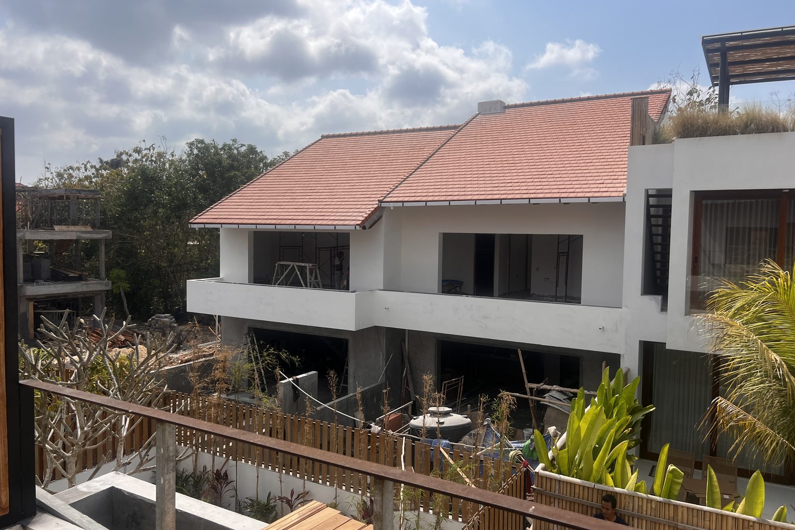Villa 5 - fachada con cubierta